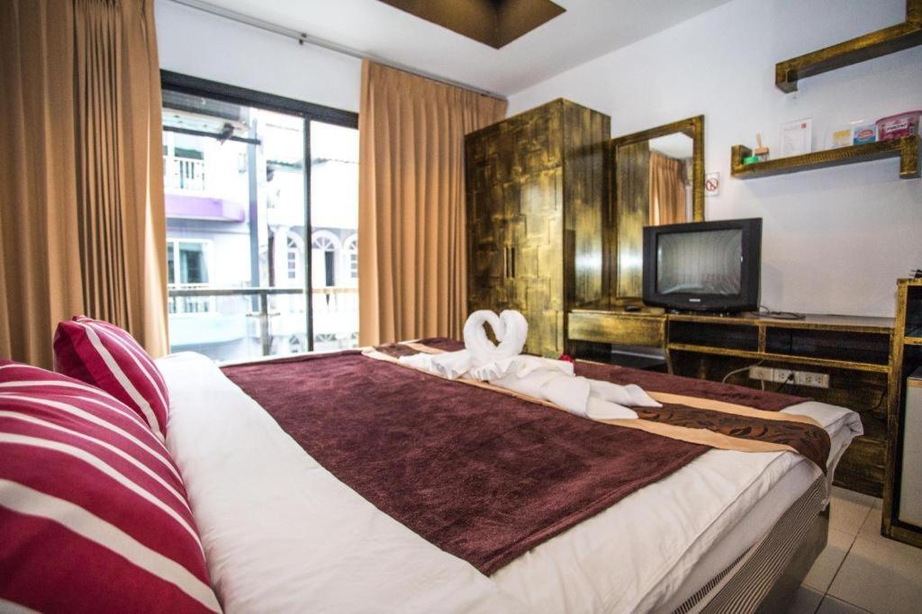 Long Beach Hotel Patong 외부 사진