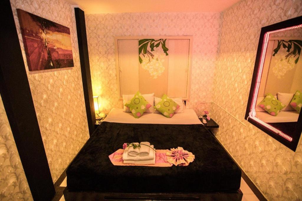 Long Beach Hotel Patong 외부 사진