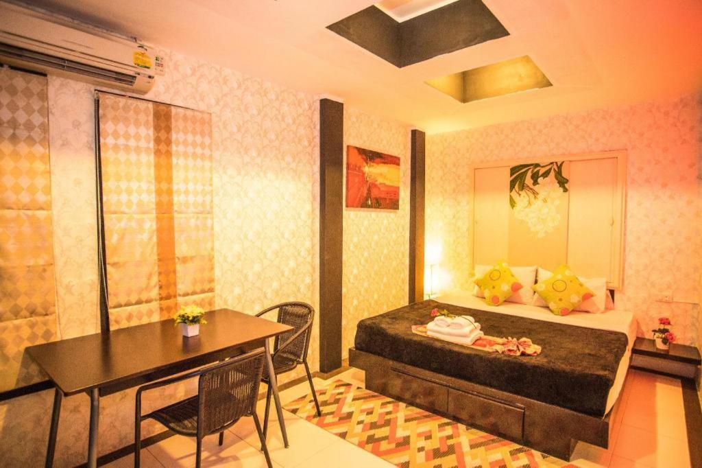 Long Beach Hotel Patong 외부 사진