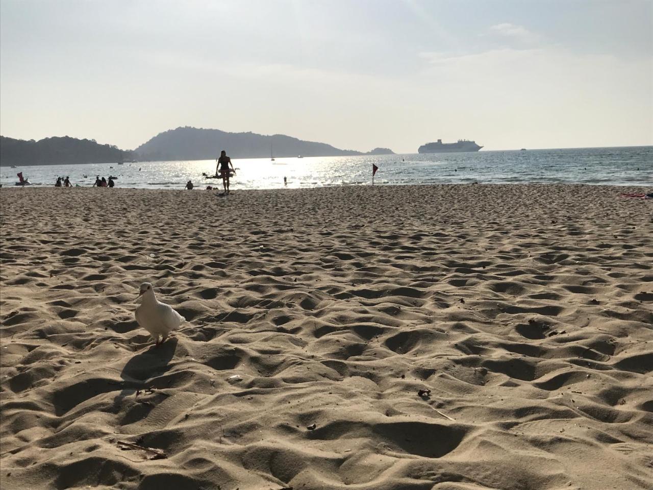 Long Beach Hotel Patong 외부 사진
